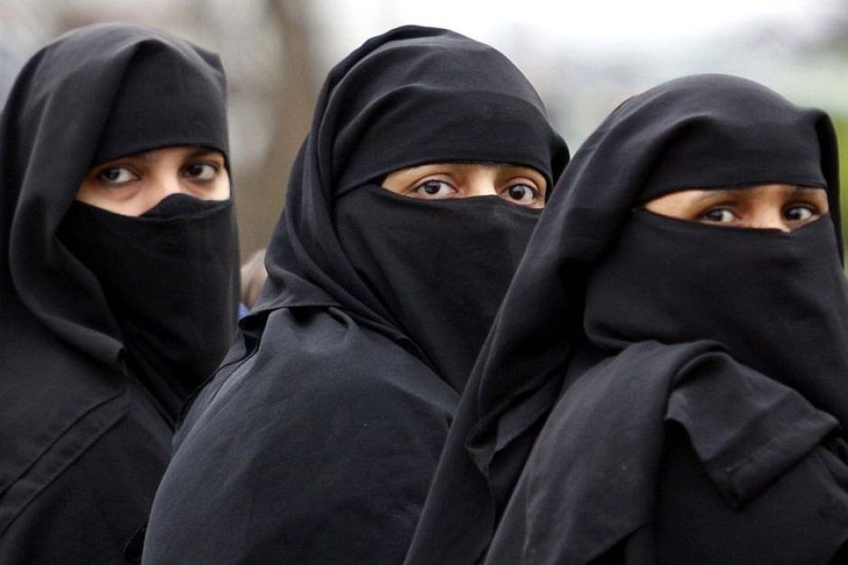 Hijab: ‘It’s our garment of spirituality’ – Islamic group faults Wole Soyinka
