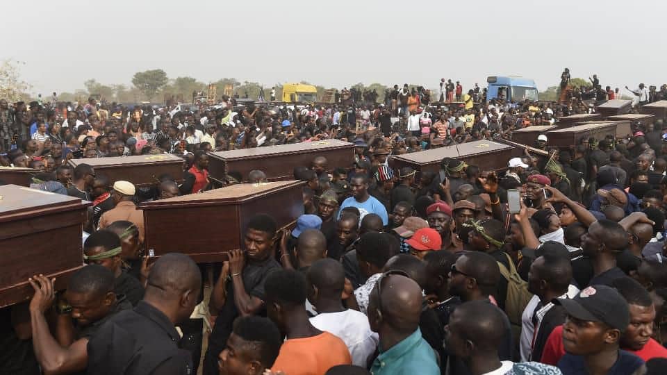 Mourning, anguish as Imo buries victims of illegal refinery in mass graves