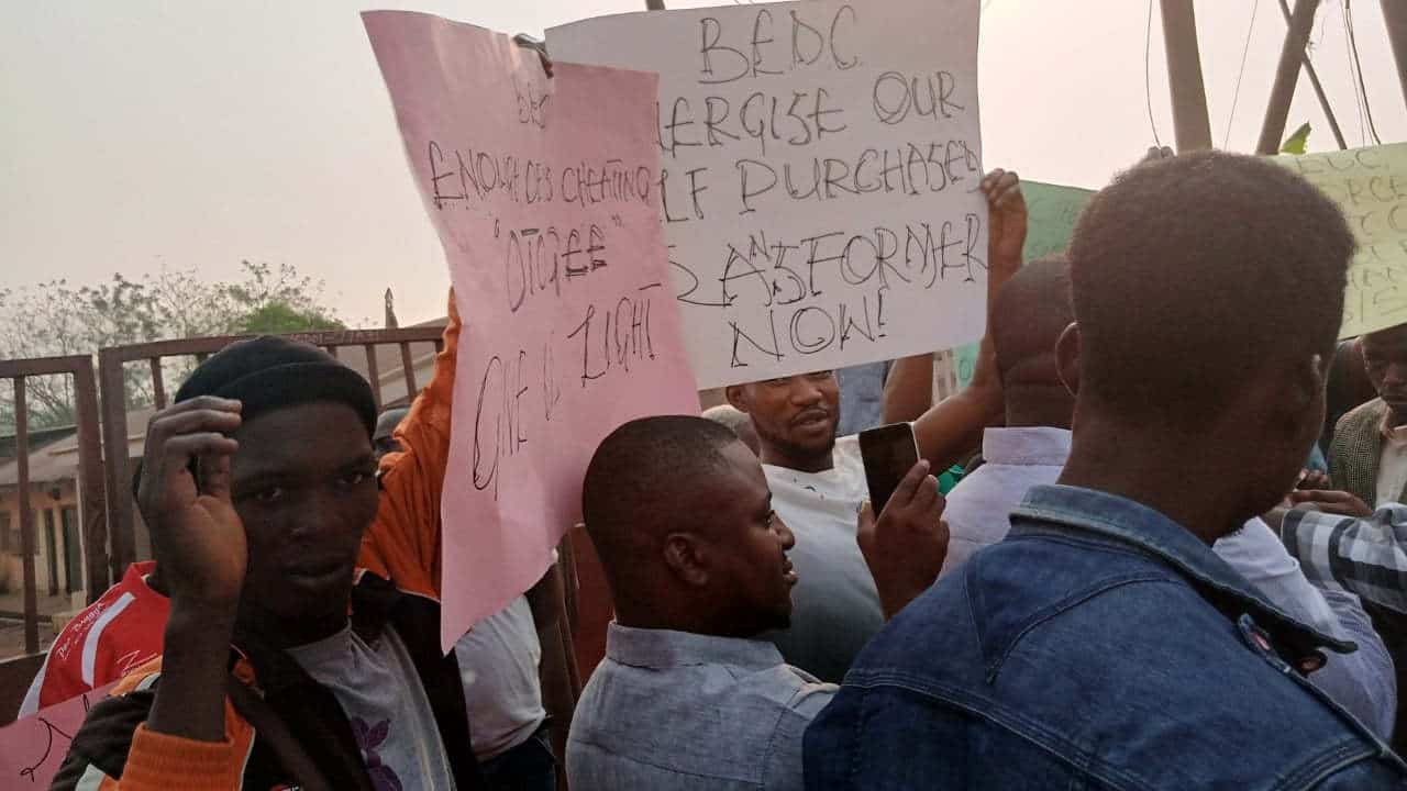 Ondo State residents protest after lightning kills four youths