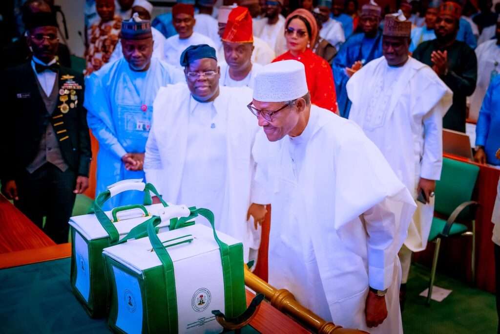 2022: Buhari presents N20.5trn budget to NASS, warns lawmakers against illegality