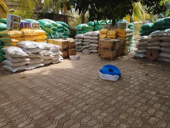FGN IFAD VCDP Distributes Farm Inputs, Equipment To Flood Affected Farmers In Anambra State.