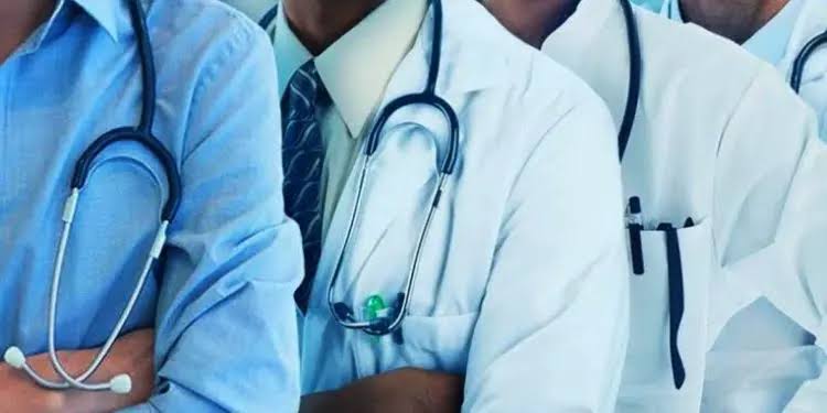 Nigerian doctors suspend strike, ask four state governments to clear salaries