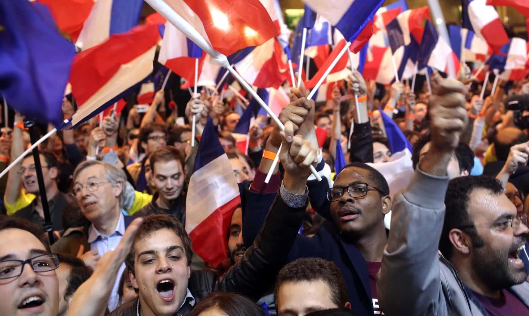 Macron fans celebrate
